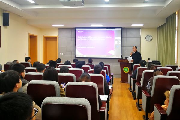 5ea7ff0863844480a23be9ed86d0652b.jpg 呼天明主持报告会.jpg